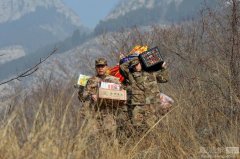 一组图告诉你“最可爱的人”是怎么过年的