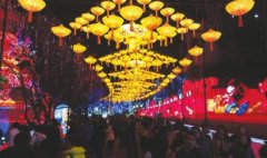 自贡灯会预展 38米高走马灯霸气亮相 全园最高