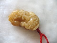 【翡翠课堂】教你区别手工雕刻的翡翠和机压翡翠