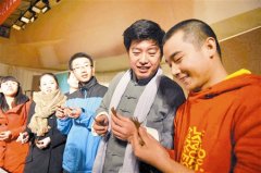 图文：“泥人张”走进天津大学讲解泥塑工艺