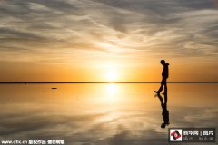 探秘玻利维亚“天空之镜”：天水相连唯美浪漫