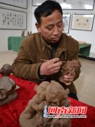 乡村教师擅“玩”泥巴 黄河泥捏出童年印象（图）