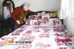 徐州78岁大妈剪百猴闹春系非遗项目传承