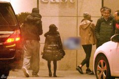 文章马伊琍全家聚会 女儿爱马打扮俏皮十分可爱