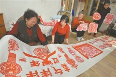 大港张培华老人：10米长卷“百羊图”贺新春