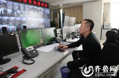 山航春节运送旅客逾30万人次 空姐穿旗袍拍全家福