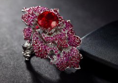 博士珠宝设计师讲诉每件珠宝背后的故事