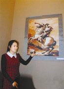 巴黎中国文化中心展出蔚县剪纸 色彩明艳