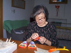 衡水武强县八旬老人王会贞的老年艺术情结