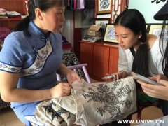 寻访苗绣传承人 感受传统魅力