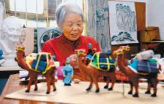 许阿姨自学捏面塑作品看着跟真的一样(图)