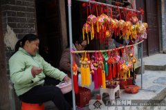 [百色行]靖西有条绣球街 刺绣工艺品远销欧美(图)