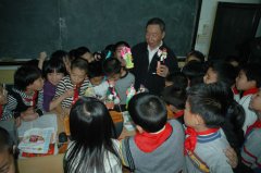 朱吕贵 一捏六十年