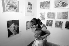 798艺术区启动儿童艺术周 孩子们与大师同台作画