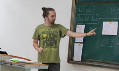 美大学生赴四川高校“浸泡式”学中文 大呼过瘾