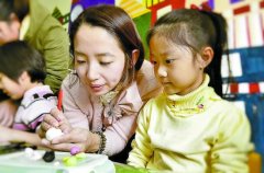 李晶：在非议中坚持做面塑