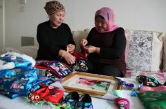 新疆库尔勒市：回族姐妹“秀”出别样风情