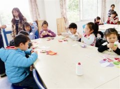 【荷坳社区：开设创意手工课培养＂小创客＂】