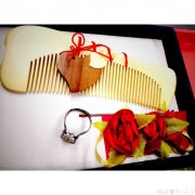 实力虐狗！成都一高校女生收男友自制子弹壳戒指