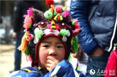 手工刺绣闹新年