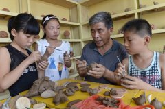 趣味学习中传承传统泥塑
