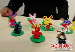 非遗传承人穆绪建在无锡传授“菏泽面塑”