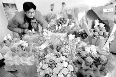 图文：面塑达人捏千朵玫瑰