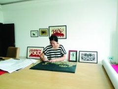 民间艺人痴迷剪纸30年 希望后辈传承技艺(图)