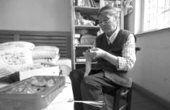 78岁的娭毑心灵手巧 女儿为母亲办剪纸聚会示爱