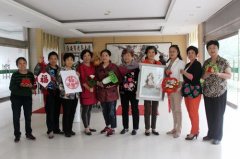 淮安市老年大学举办民间工艺精品展