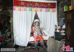  艺苑奇葩——苗族银饰[组图]