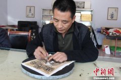 河北承德乔杖子村80岁老人至几岁孩童均会剪纸