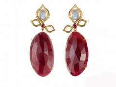 晴空万里 暖色系珠宝给你带来明媚好心情/图