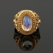 瑰丽多姿的古董珠宝：记录时光的故事