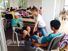 夏令营里“小刺猬”、“含羞草”的蜕变