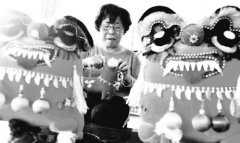 娄奶奶和她的布老虎