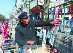 非遗项目遇窘境 老人难舍面塑情(组图)