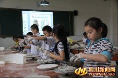 蓬溪县外国语学校：我的童年我做主