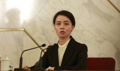 靓丽风景线 盘点历届两会上的美女翻译