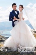 吴奇隆刘诗诗婚纱照曝光 雅痞绅士逗美娘子