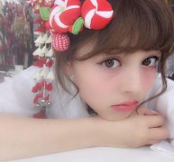 日荷混血嫩模加藤娜娜走红 可爱似洋娃娃