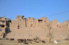 土曼河上的高台民居