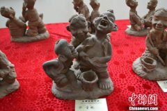 安阳乡村教师擅“玩”泥巴 黄河泥捏出童年印象