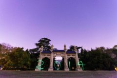 超美！网友南京中山陵拍摄流星照片