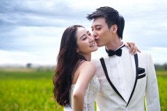 陶昕然何建泽婚纱照曝光 唯美浪漫尽显柔情蜜意