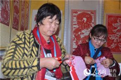 三秦妇女手工艺精品亮相杨凌农高会