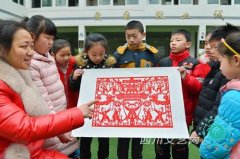 广安：师生剪纸迎元宵