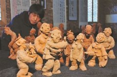 陕西艺人制泥塑版《平凡的世界》预计7月完成