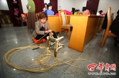 刺绣、剪纸 哪个强？ 陕西109名巧妇西安PK