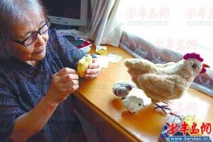 废布回炉变布艺禽鸟 八旬老太两年创作百余只
